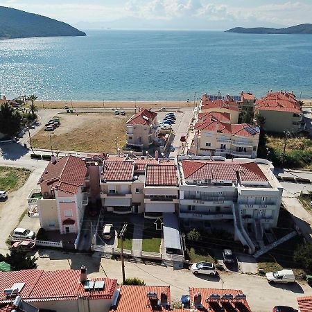 Sun & Sea Luxury Apartment Néa Péramos Exterior foto